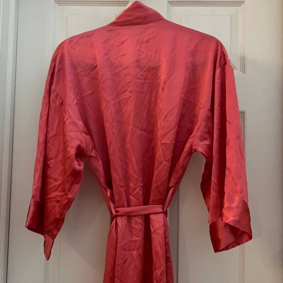 Elegant Pink Women's Robe - Picture 4 of 5